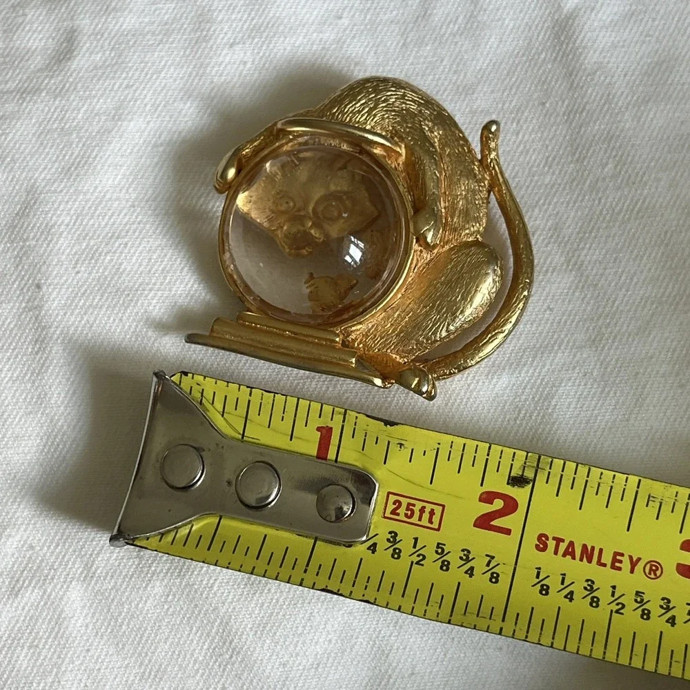 JJ Jonette Vintage Cat Brooch Goldfish Bowl Gold Tone Lucite Jelly Belly